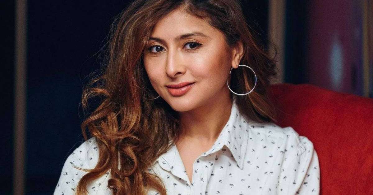 «Қажет болса, неге шешінбеске»: Айнұр Ілиясова сүйісу сахналары бар киноға түсуге дайын екенін айтты