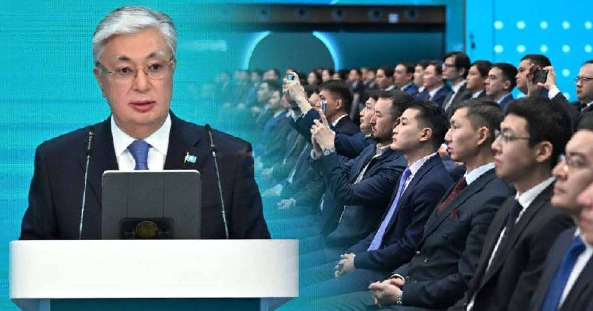 Батыл қадам, демократия мен мемқызметкерлер айлығы жайлы: Тоқаев жастармен кездесуде не деді