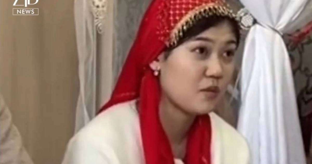 "Енесінен қорқып тұр": Желіге мәһрден бас тартқан қалыңдықтың видеосы тарады