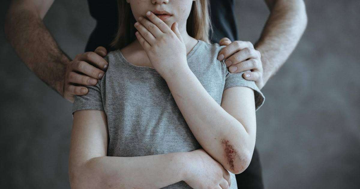 Педофил өгей қызын жарты жылдан астам уақыт бойы зорлаған