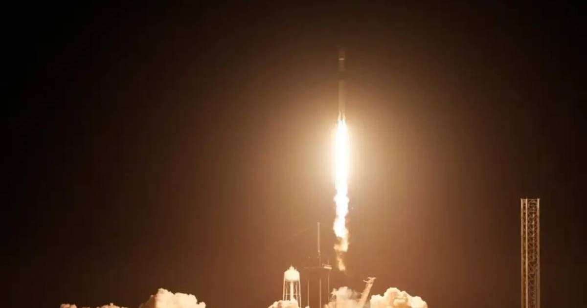 Алғаш рет айға жеке ғарыш кемесі ұшырылды