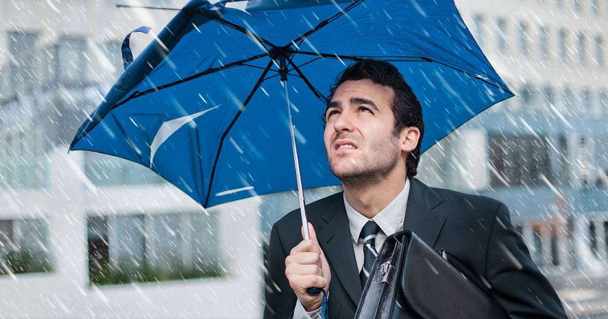 Ақтөбе әкімдігі қолшатыр үшін жарты миллион теңге жұмсаған