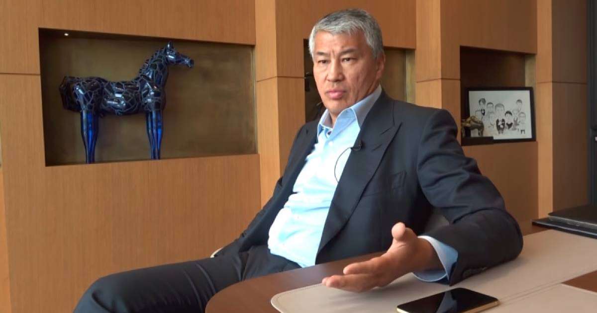 "Бағасын неге сұрайсың?" "Спутник V" вакцинасын шығаратын Қайрат Боранбаевтың есеп-қисабы