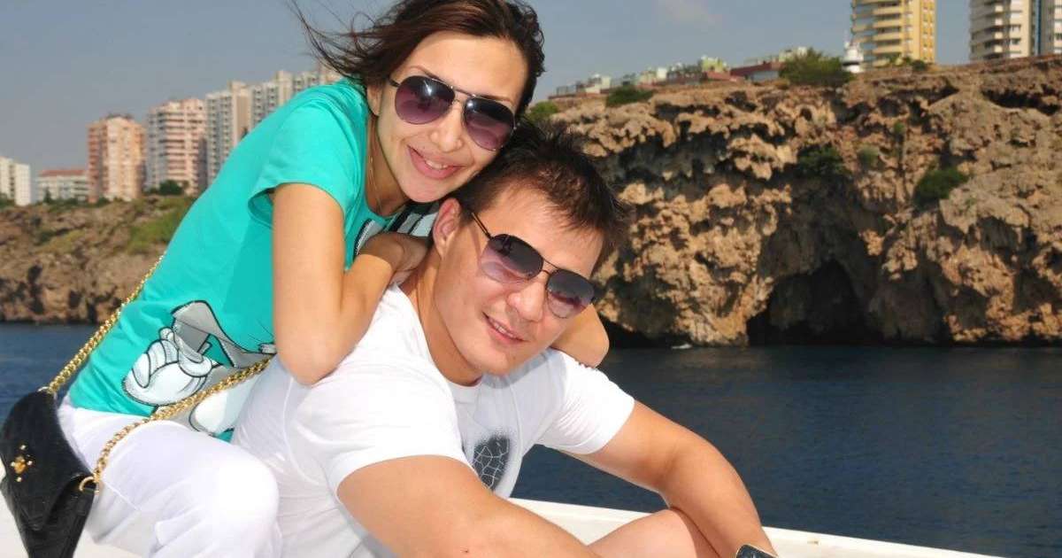 Әнші Сиви Махмудидің экс-күйеуіне қатысты істі сотта қарау басталды