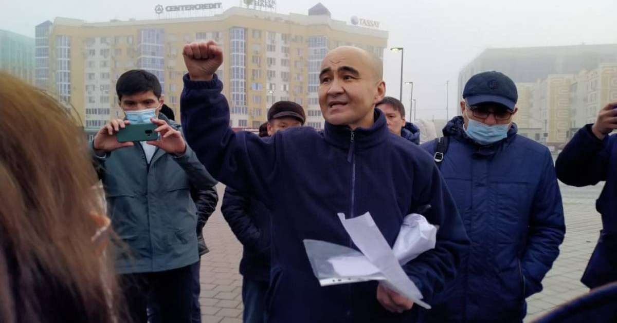 Макс Боқаев: Назарбаев демалсын!