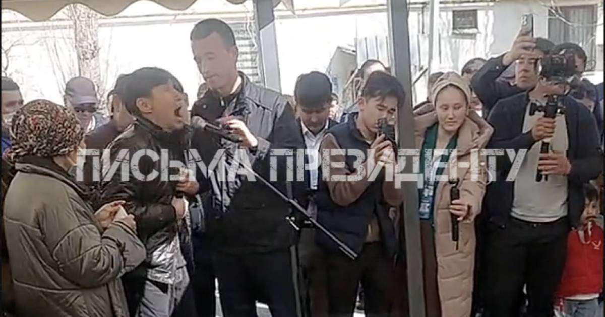 Шымкент әкімі Ғабит Сыздықбековтың тұрғындармен кездесуінде шу шықты (ВИДЕО)