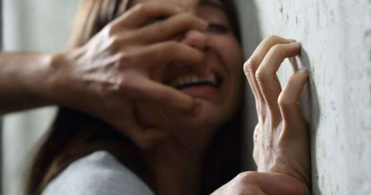 17 жігіт зорлаған оқушы қыздың анасы күдіктілерден 8 млн теңге алған