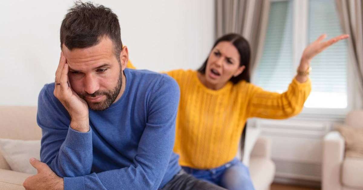 "Көзін көгертіп, аяқ киіммен ұрған": Сұлулық байқауының жеңімпазы 9 жыл бойы күйеуін қорлап келген