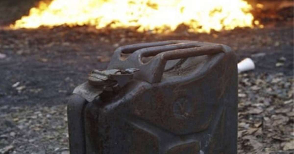 Өскеменде қанша күннен бері көмір кезегінде тұрған адам өзін өртеп жібермек болды