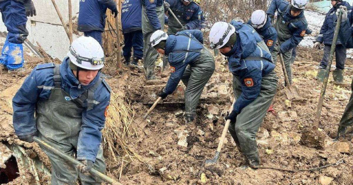 Алматыдағы лай көшкінінің астында қалған 4 адамның денесі табылды