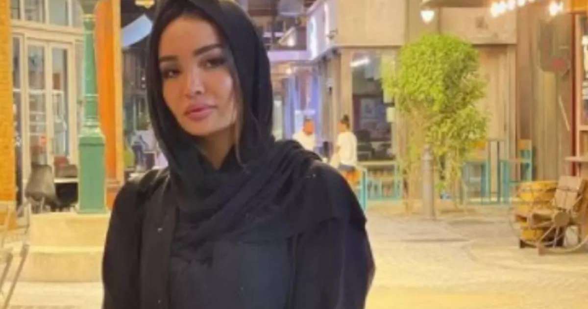 Аша Матай Дубайда жалғыз өзі демалуда