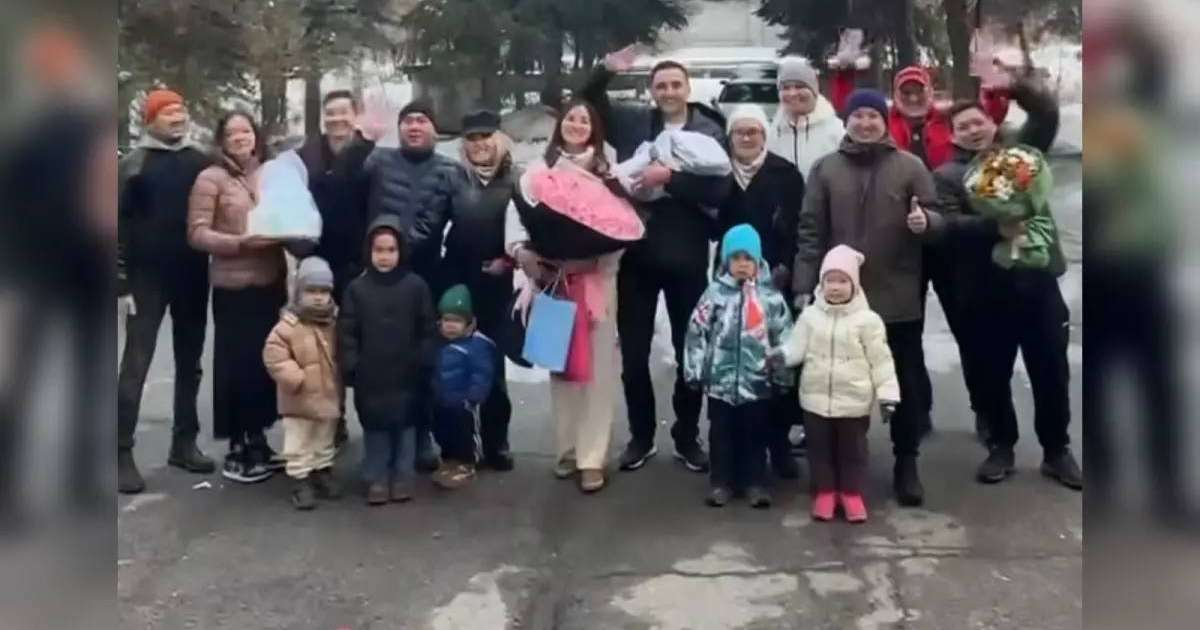 Қыз баланың әкесі болуды аңсайтын Тәуекел Мүслім тағы да ұлды болды (ВИДЕО)