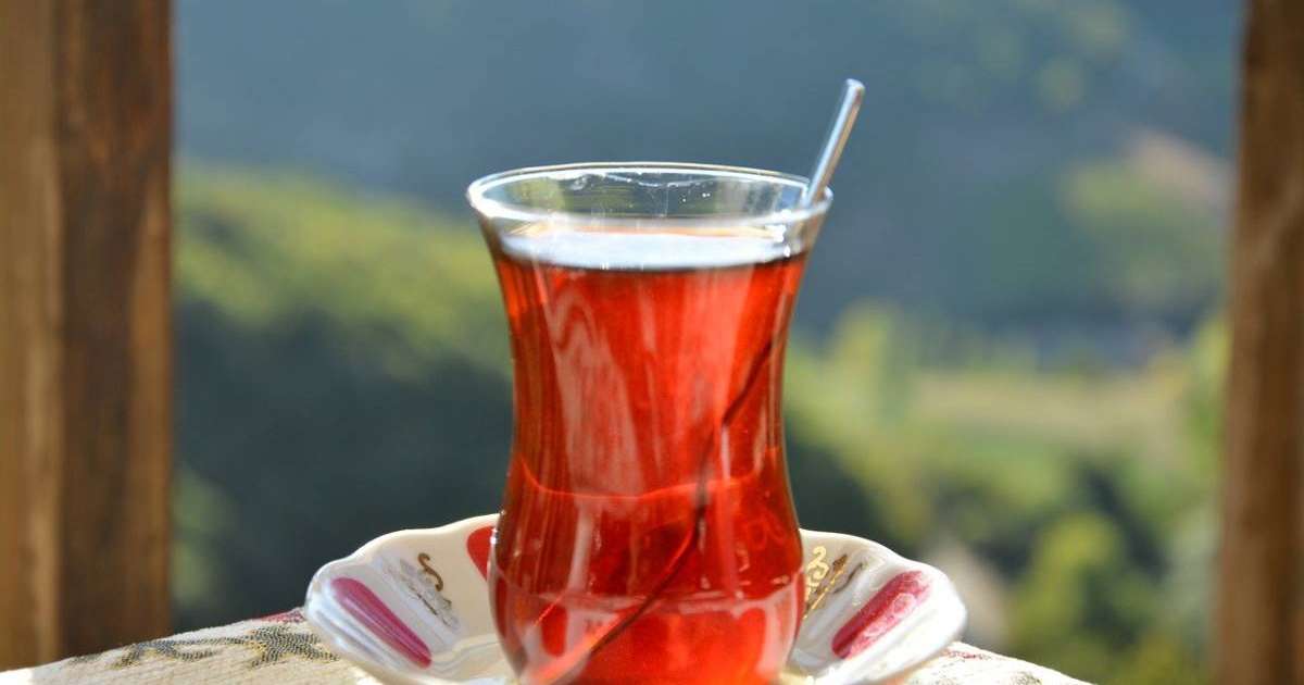 Коронавирус жұқтырған науқастан түкірігін сатып алып, бастығының шайына қосып берген