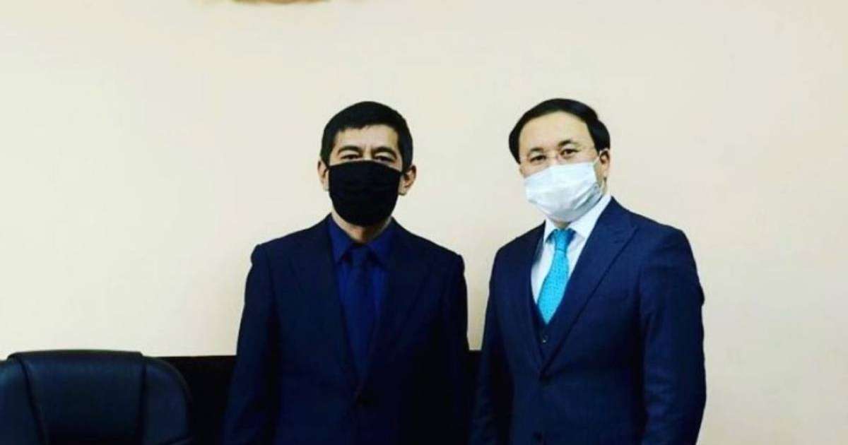 Ринат Зайытов: Үш жүзге сөйлеп жүрген ақындарыңыз 200 адамды жұмылдырып жұмыс істете алмаса, пайдасы не?