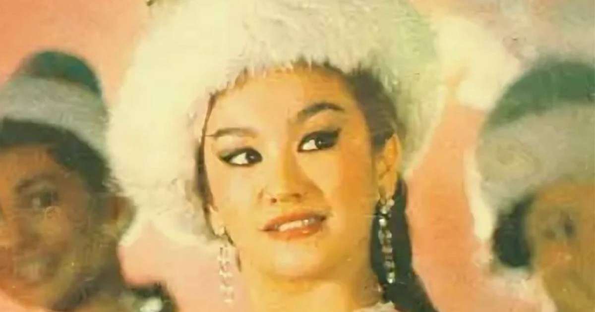 Күйеуі тастап кетсе де, ата-енесін баққан биші