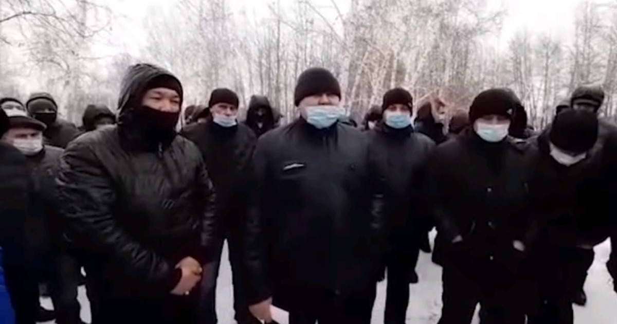 "Жолға 150 теңге — ауыр сома". Қостанайда автобус жүргізушілері ереуілге шықты (видео)