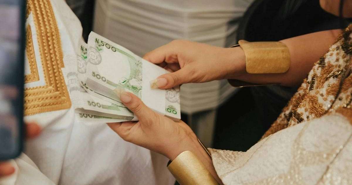 Қазақстандықтар тойдан түскен ақша мен сыйлықтарды декларациялауға міндетті