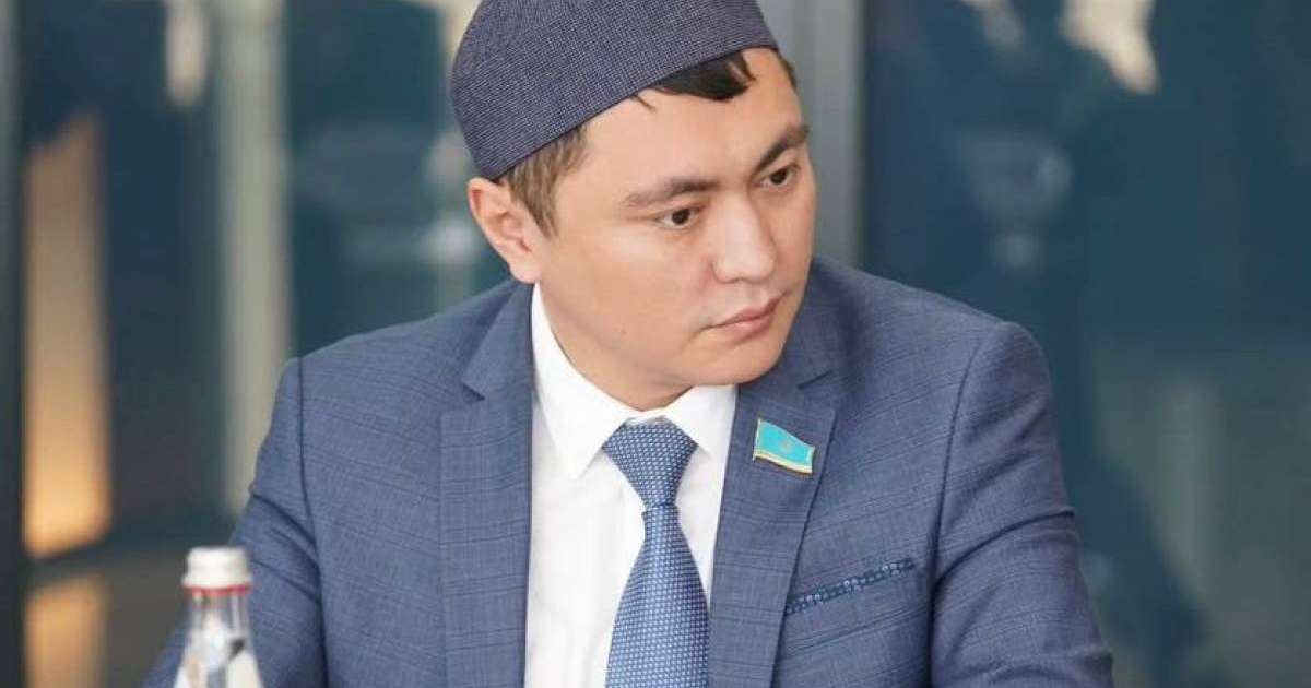 «Мешітке адам басына 20 мың теңге төлейсің»: Депутат адам өлімінің бизнеске айналғанын айтты
