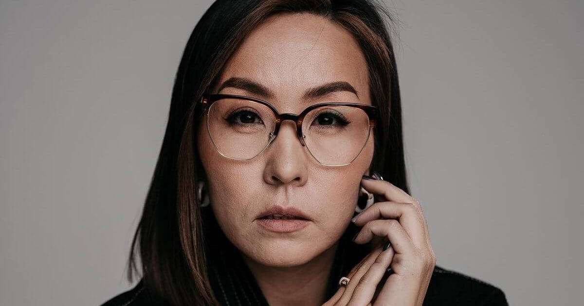 «Мазағы әлі күнге дейін құлағымда»: тележүргізуші Дина Төлепберген алғаш рет күйеуін көрсетті (фото)