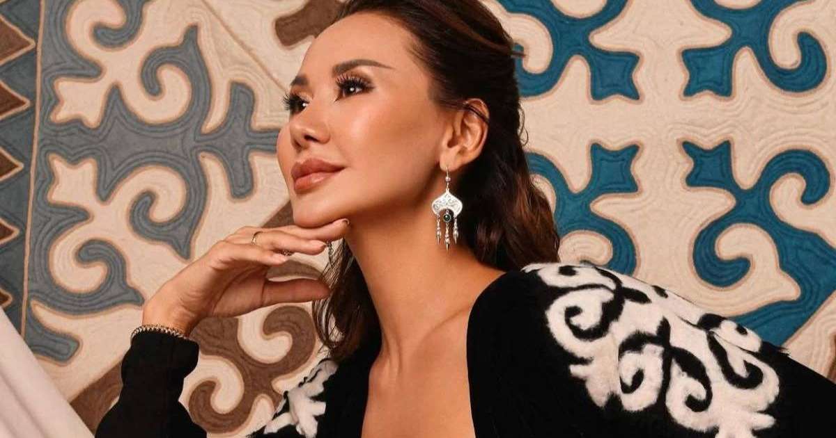 "Сарыағаштың келіні": Динара Сәтжан абысындарымен бірге қамыр жайып, жұртты таңғалдырды