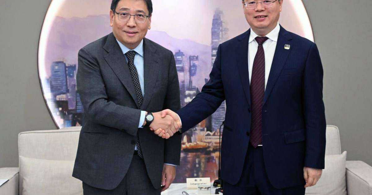 Алматы әкімі Ерболат Досаев пен Шэньчжэнь қаласының мэрі Цин Вэйчжун сауданы дамыту, цифрлық технологиялар және инвестициялар тарту мәселелерін талқылады