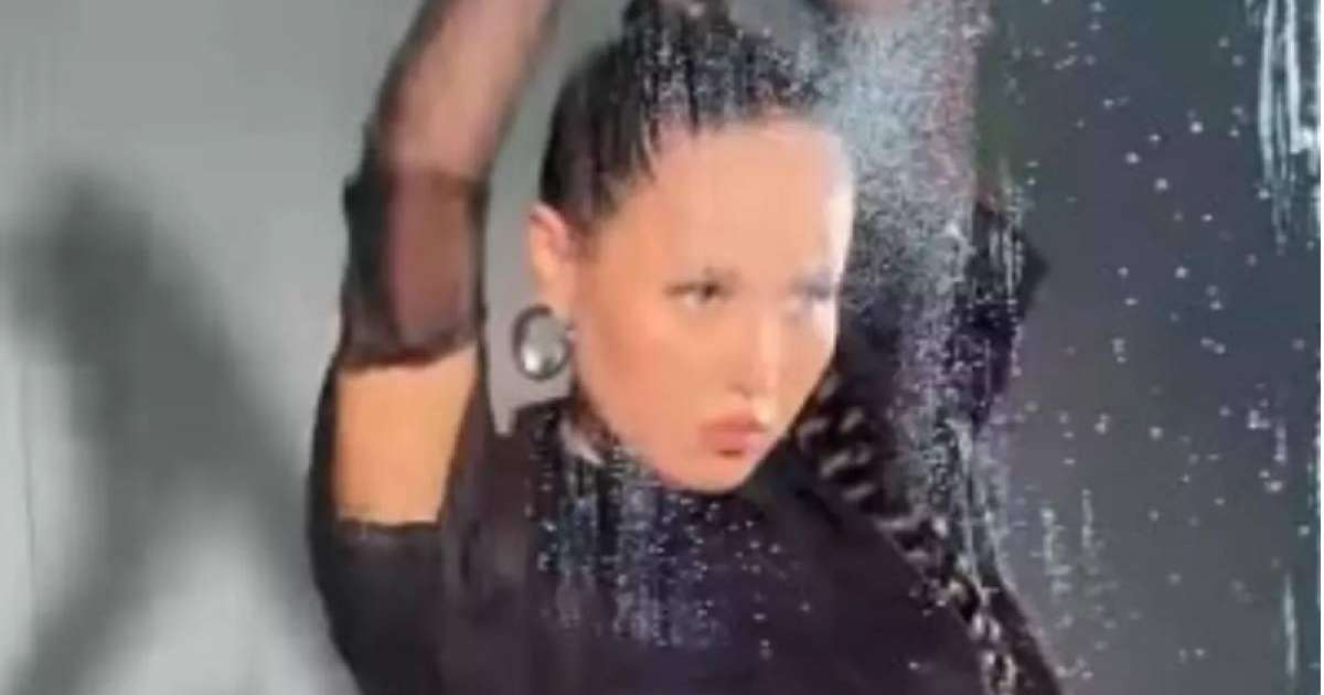 Мінсіз мүсінді Назима ерлер қауымын естен тандырды (Видео)