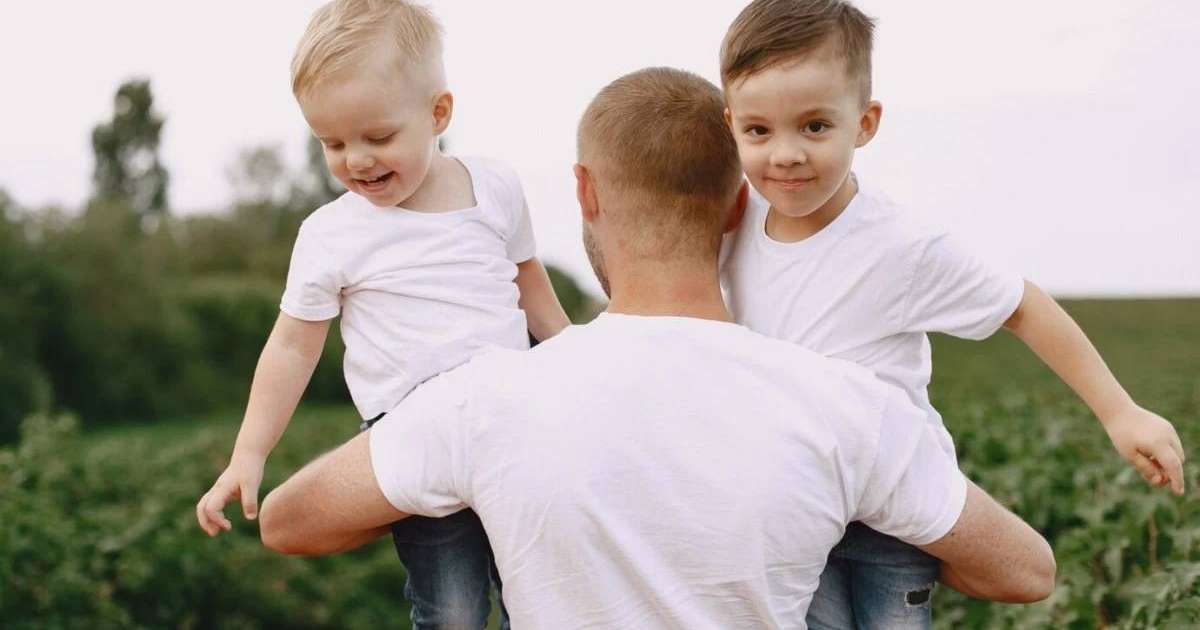 Шымкентте сот ажырасқан жұптың үш баласын әкесінің қолында қалдырды