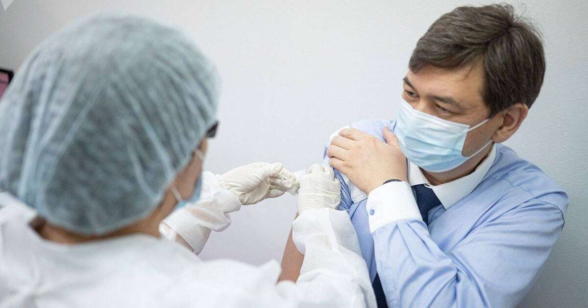 Вице-министр: Карантинсіз өмірге оралу үшін халықтың 50% вакцина алуы керек