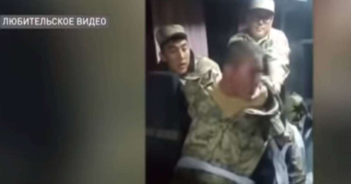 Видеода айғайлаған сарбаз: психолог пікір білдірді (Видео)