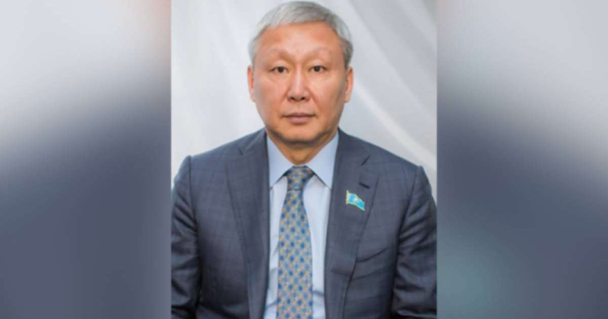 "Оқушы қызға пәктігі үшін 1 млн берді деп айыпталды". Жас қызбен төсектес болды деген Аркадий Нидің ісі тергеліп болды