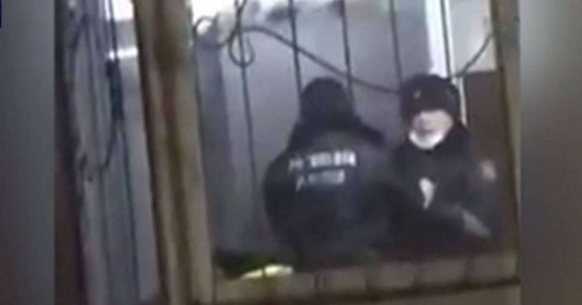 Төбелес шығарған шымкенттік полицейлер жұмыстан қуылды