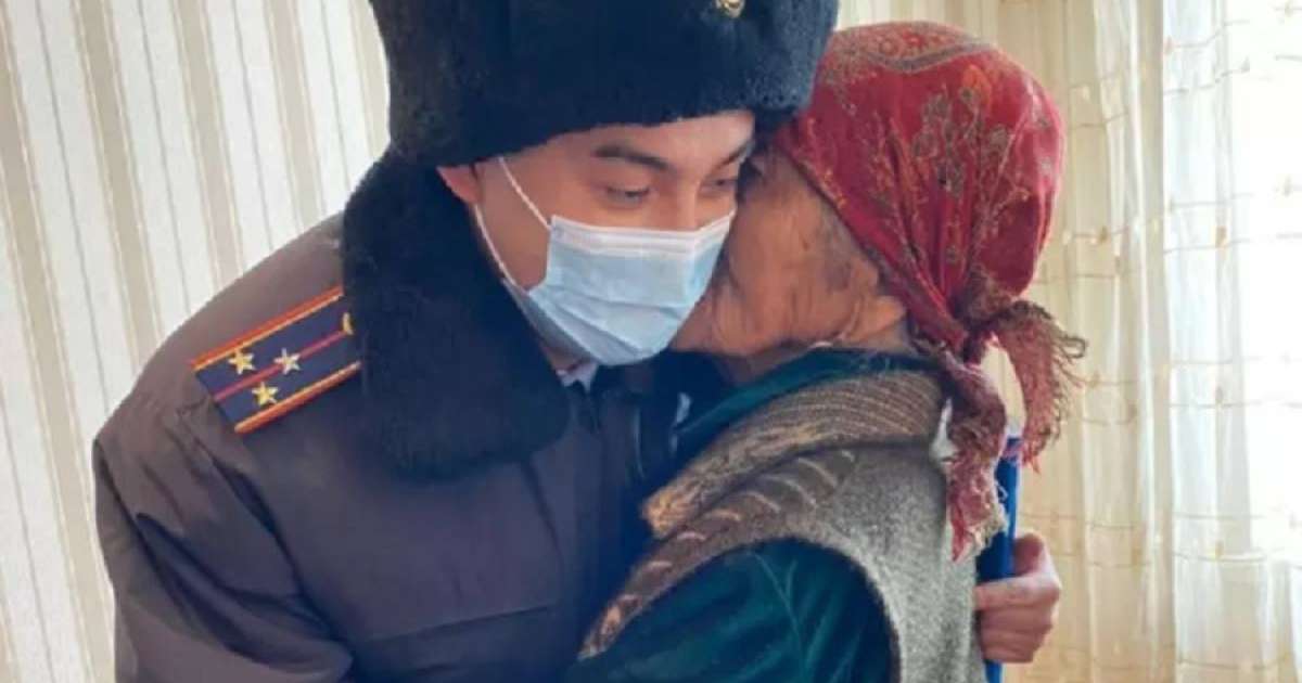 Аягөзде учаскелік полицей әжені бір өлімнен аман алып қалды