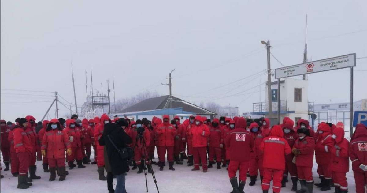 Ақтөбе облысында мұнайшылар ереуілі жалғасып жатыр. Тараптар келісімге келе алмады (видео)