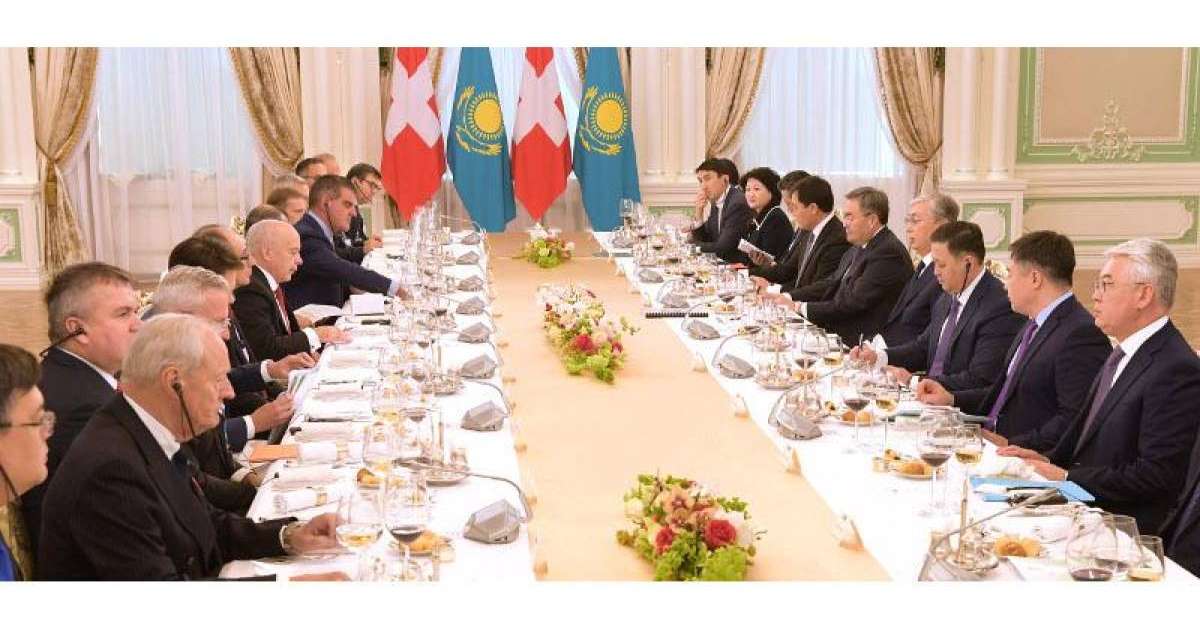 托卡耶夫同瑞士联邦主席举行大范围会谈