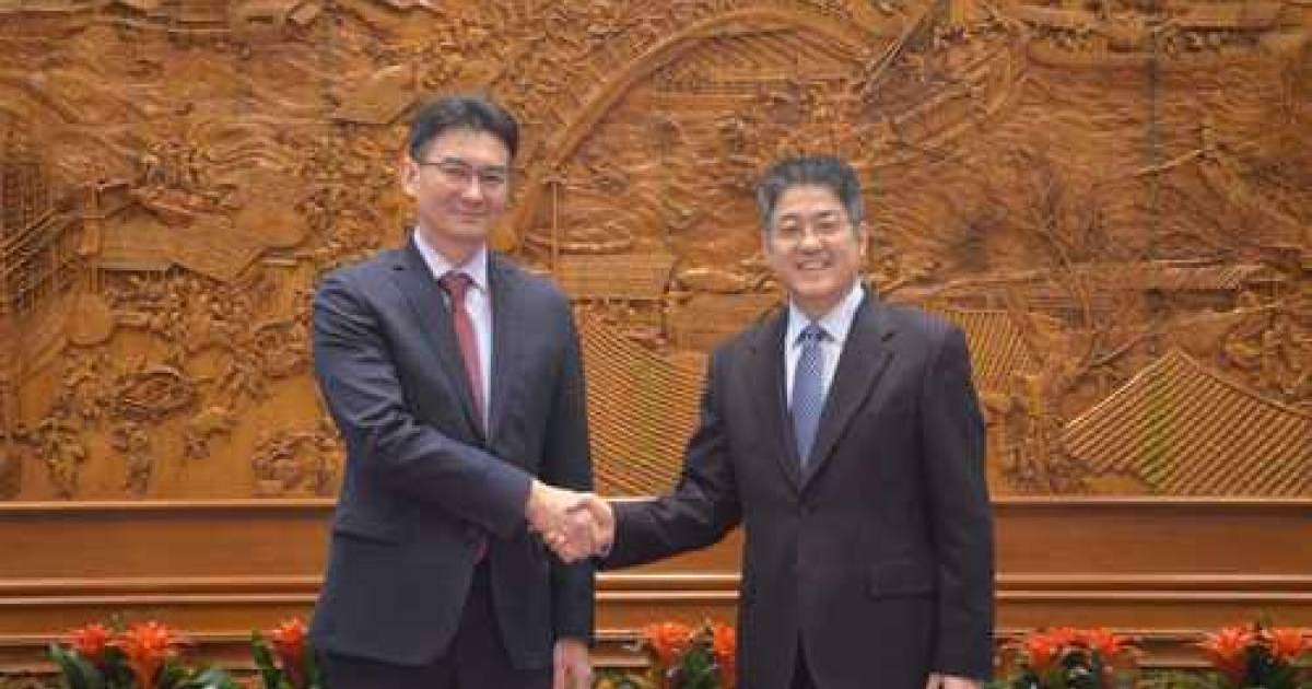 哈萨克斯坦驻华大使会见中国外交部副部长