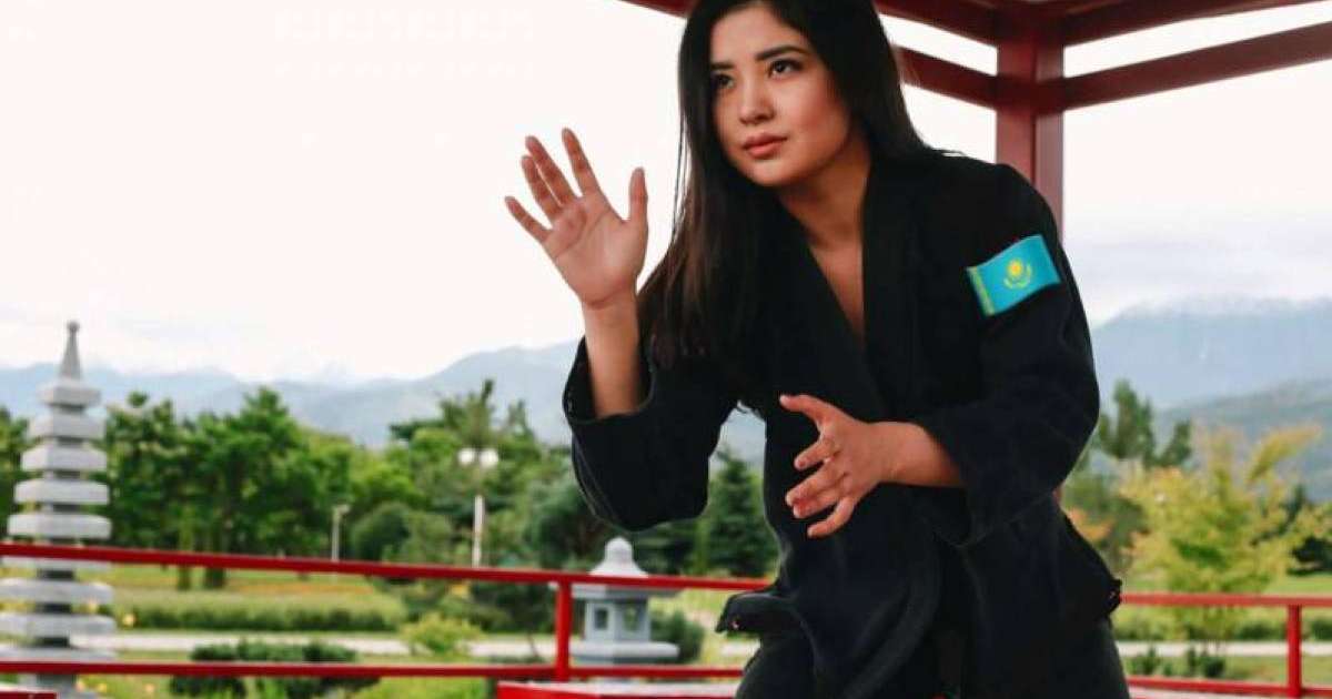 哈萨克斯坦女子柔术运动员在世界柔术锦标赛荣获金牌