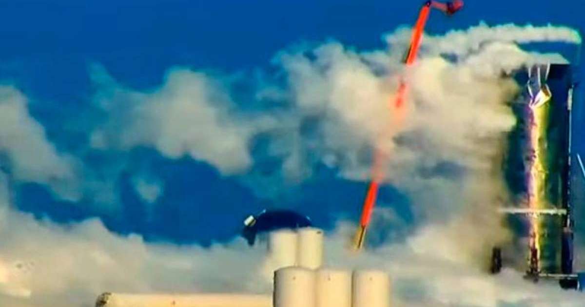 SpaceX“星际飞船”测试中发生爆裂