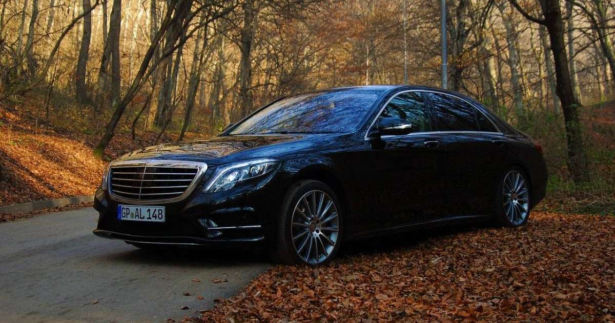 Қазақстанда бір шенеуніктің көлігіне 6 млн жұмсалады