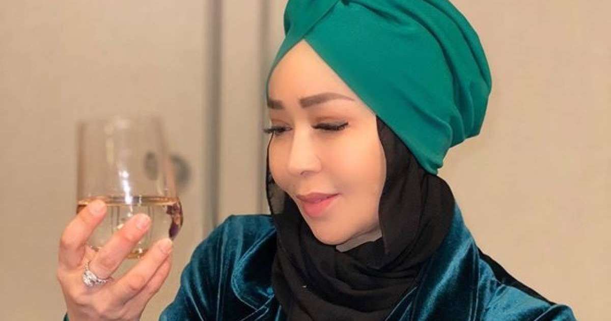 «Стакан су... Басым жерге жеткенше иіліп кешірім сұраймын»: Айнұр Тұрсынбаева қандай кінәсі үшін ақталды?