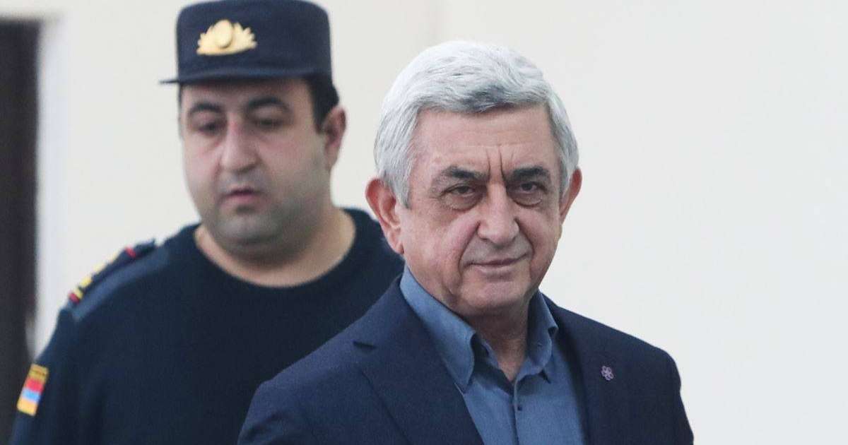 Арменияда бұрынғы президент Саргсян сотқа әкелінді