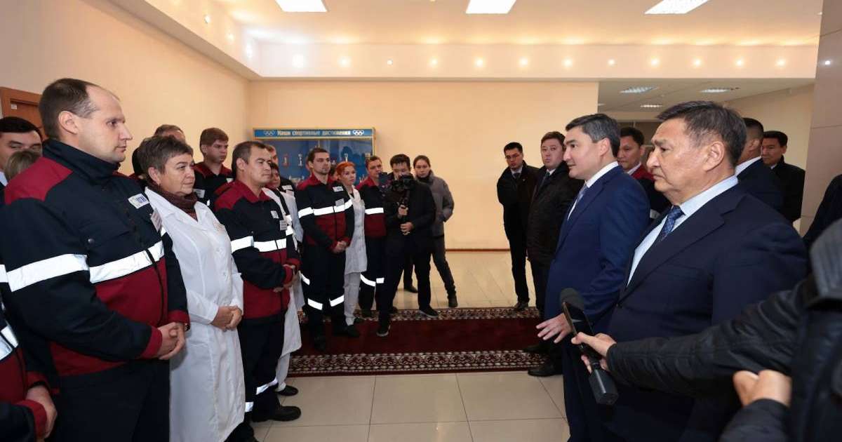 Олжас Бектенов Степногорск тау-кен химия комбинатының ұжымымен Қазақстанда АЭС салу мәселесін талқылады