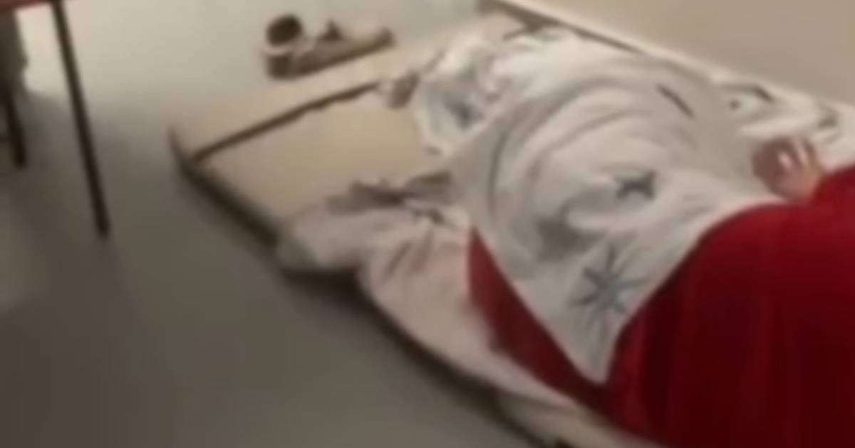 Шымкенттегі инфекциялық ауруханада аналар мен балалар дәлізде жатуға мәжбүр болды