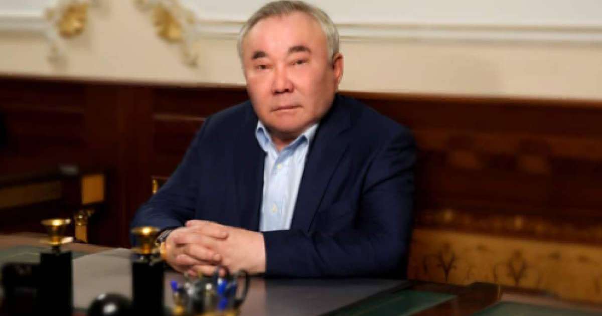 Болат Назарбаевтың жас тоқалы жұрт назарын аударды