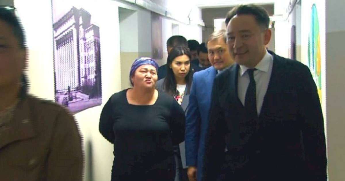 Министр жатақханаға мұқтаж студенттерге арналған «Жедел штаб» жұмысымен танысты