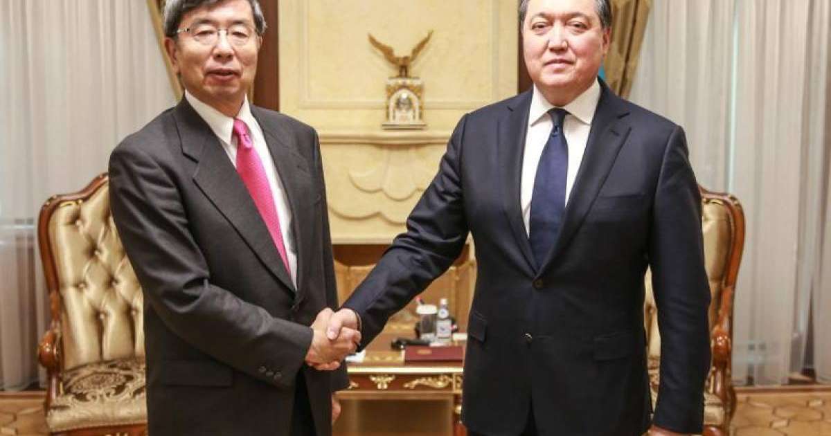 政府总理马明会见亚洲开发银行行长