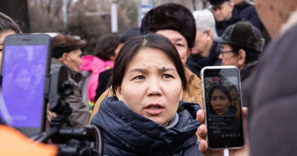 "Жас Алаш" газетінің бас реакторы Инга Иманбай "билік қысымымен" қызметінен кеткенін мәлімдеді