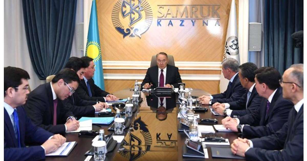 首任总统主持召开“萨姆鲁克-卡泽纳”国家基金管理委员会会议