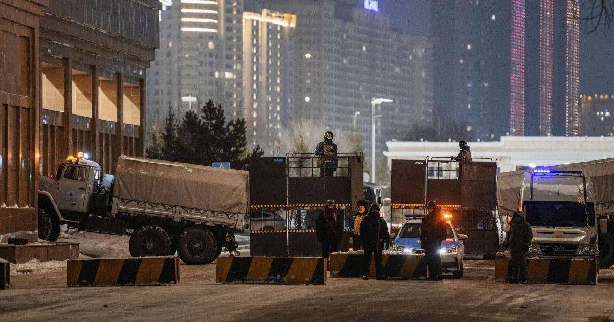 «Ақордаға шабуыл жасалғалы жатыр» деп маған бірнеше рет шетел асуды ұсынды – Тоқаев Қаңтар оқиғасы жайлы