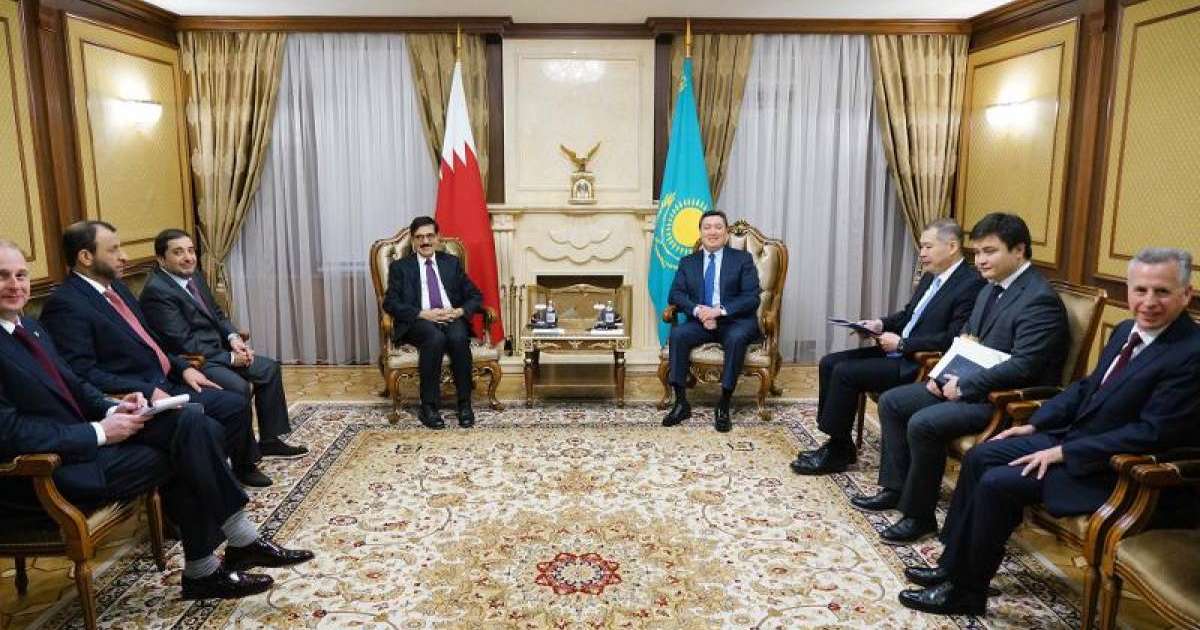 马明会见卡塔尔副首相库瓦里