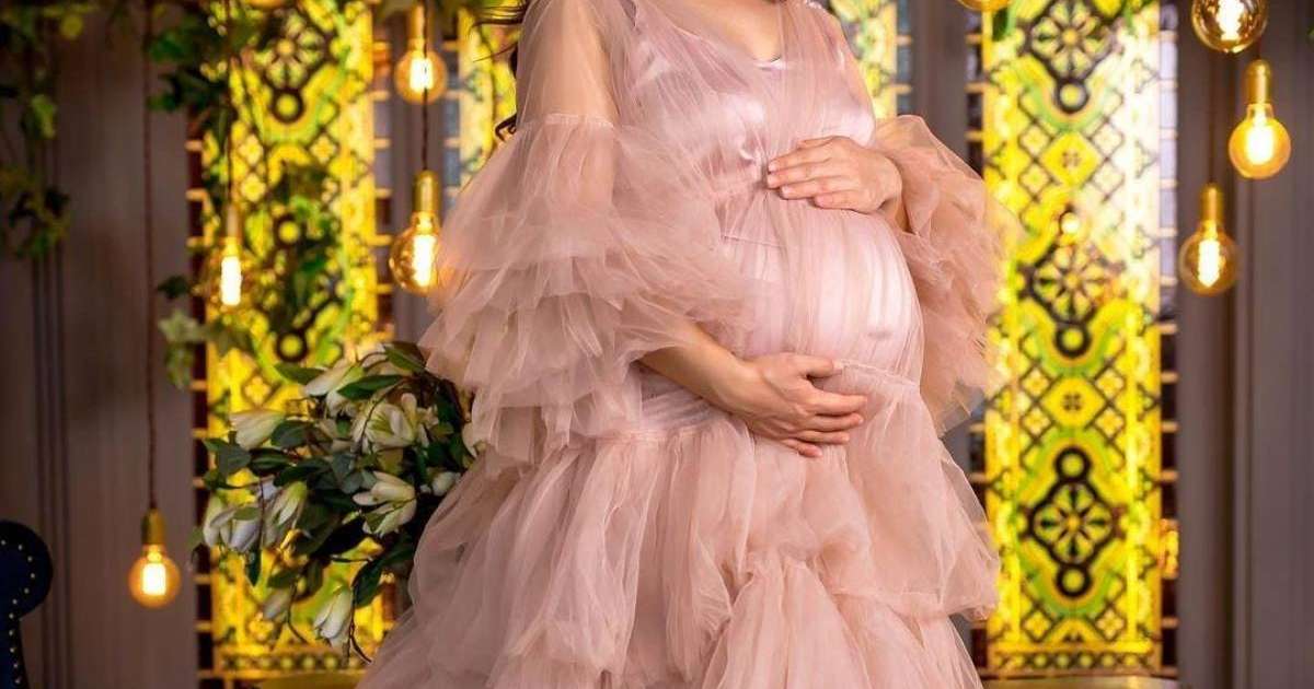 Қазақстандық танымал әнші Альбина Шардарова екінші қызын дүниеге әкелді